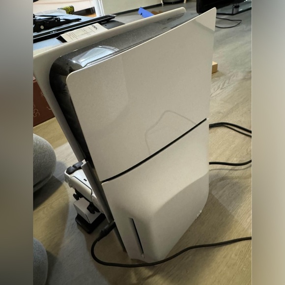 PS5 - Picture 2 of 2